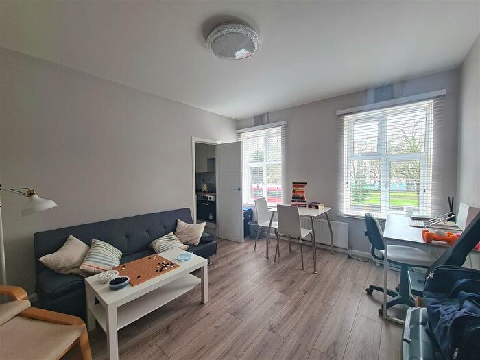 1 Bedroom Flat To Rent In Brixton Hill, London, SW2