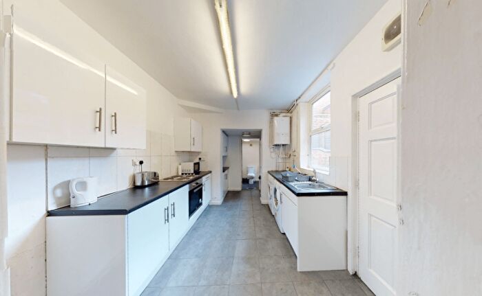 5 Bedroom Semi Detached House To Rent In Albert Grove, Lenton, Nottingham, NG7