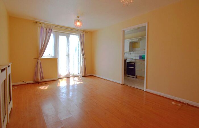 1 Bedroom Flat To Rent In Hancock Court, Borehamwood, WD6