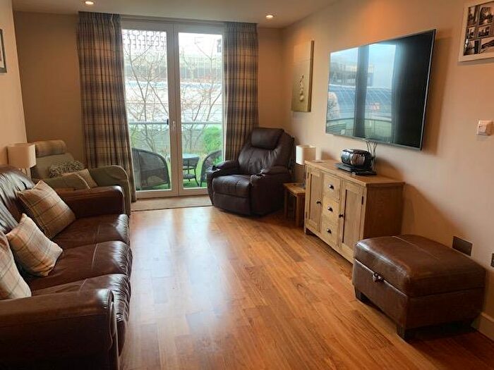 2 Bedroom Apartment To Rent In The Hayes, Cardiff, CF10