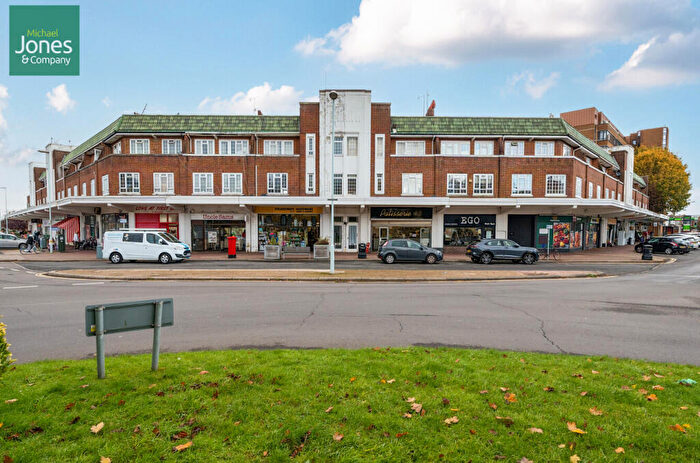 2 Bedroom Flat To Rent In Strand Parade, The Boulevard, Goring-by-Sea, Worthing, BN12