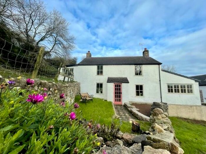 4 Bedroom Detached House To Rent In Rhyd-y-Foel, LL22