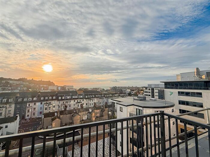 2 Bedroom Flat To Rent In Flat, Martin Court, Hastings, TN34