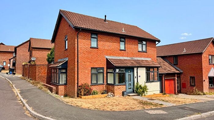 3 Bedroom Link Detached House For Sale In Kinforde, Chard, Somerset, TA20