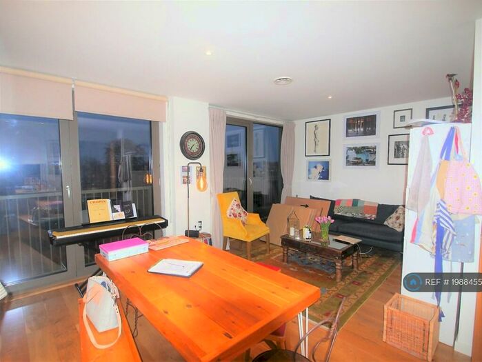 2 Bedroom Flat To Rent In Camberwell Passage, London, SE5