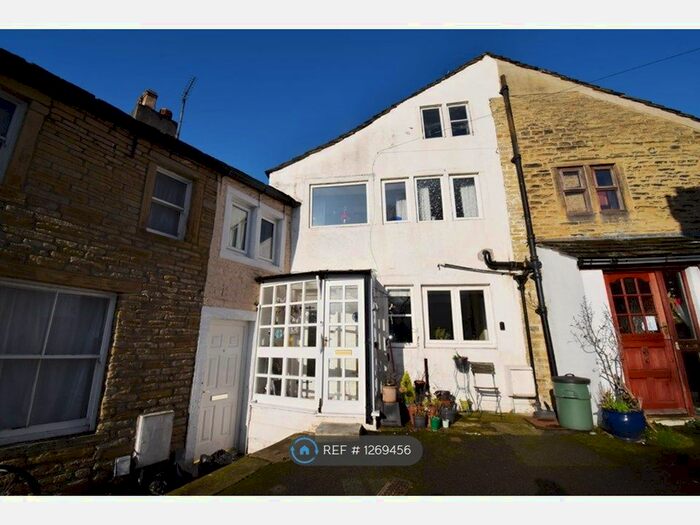 2 Bedroom Terraced House To Rent In Dockery, Huddersfield HD1