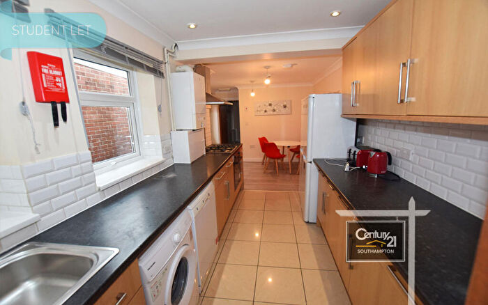 6 Bedroom Terraced House To Rent In |Ref: |, Lodge Road, Southampton, SO14