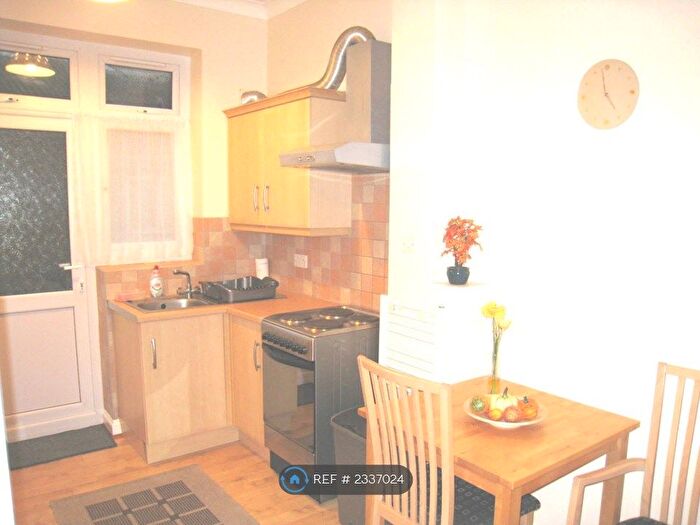 1 Bedroom Flat To Rent In Grove Road, London, E11