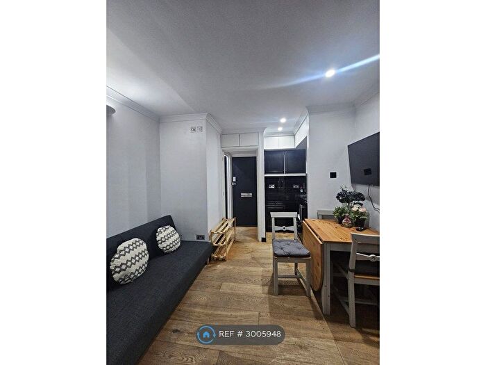 1 Bedroom Flat To Rent In Montrose Court, London, SW7