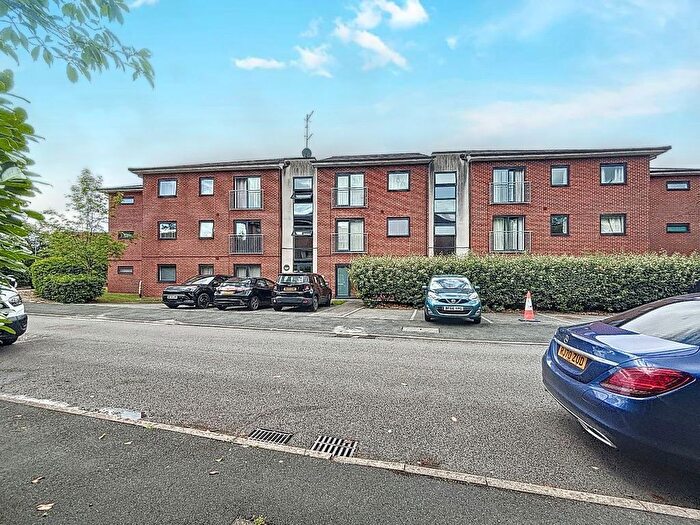 2 Bedroom Flat For Sale In Penstock Drive, Stoke-On-Trent, Staffordshire, ST4