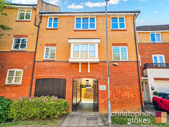 2 Bedroom Flat To Rent In Plomer Avenue, Hoddesdon, Hertfordshire, EN11