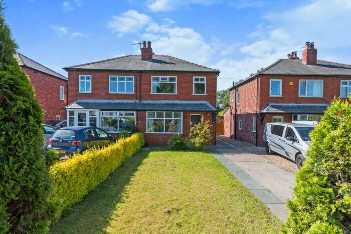 3 Bedroom Semi-Detached House For Sale In Southport Road, Leyland, PR26