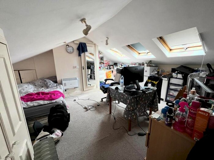 Studio To Rent In South Lambeth Road, London, SW8