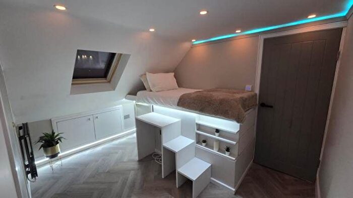 Studio To Rent In Dawes Avenue, Isleworth, TW7