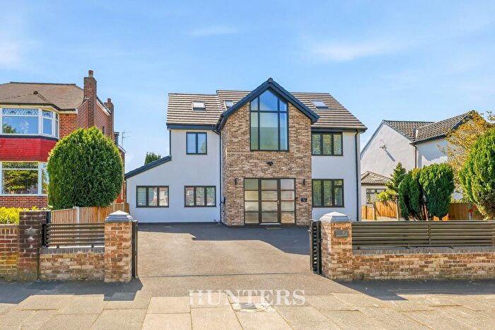 5 Bedroom Detached House For Sale In Mainway, Alkrington, Middleton, M24