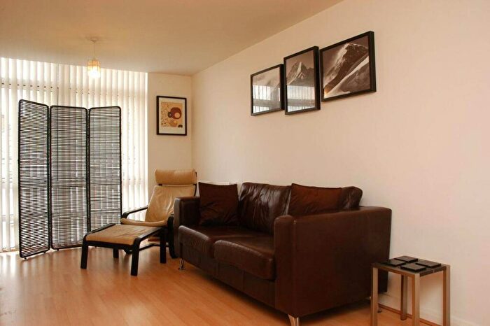 2 Bedroom Flat To Rent In Cassilis Road, Isle Of Dogs, London, E14