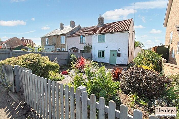 2 Bedroom Cottage For Sale In Waterside, Isleham, CB7