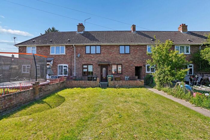4 Bedroom Terraced House For Sale In Saxton Road, Abingdon, OX14