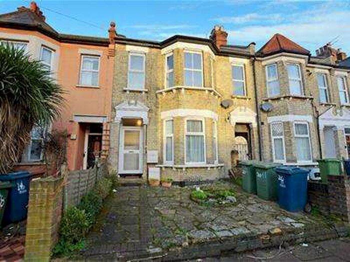 2 Bedroom Maisonette Flat To Rent In Spencer Road, Harrow, HA3