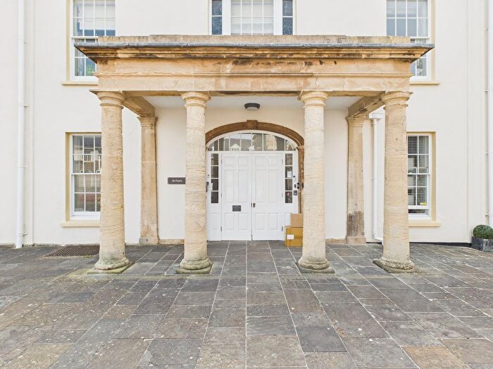 2 Bedroom Flat For Sale In Knightstone Causeway, Weston-Super-Mare, BS23
