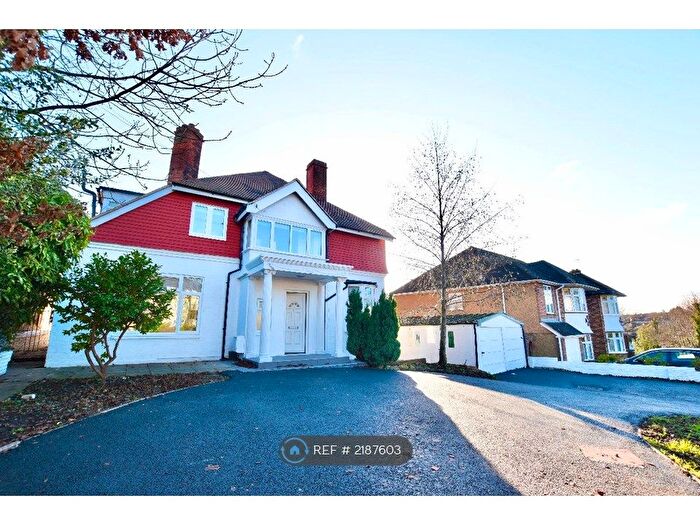 5 Bedroom Detached House To Rent In Slades Hill, Enfield, EN2