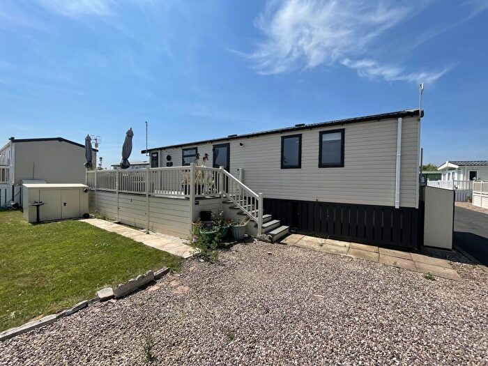 2 Bedroom Caravan For Sale In Avon Caravan Park, Warwick Road, Stratford-upon-avon, Warwickshire, CV37