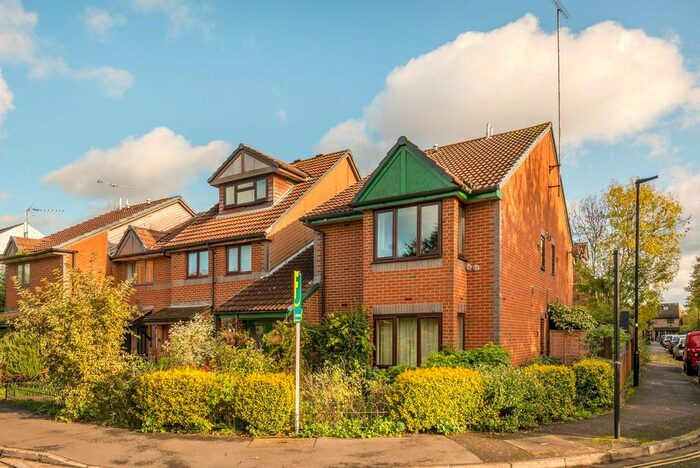 Studio To Rent In Oak Lane, Isleworth, TW7