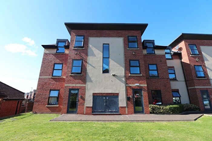 1 Bedroom Property To Rent In Redcourt, Athlone Grove, Leeds, LS12