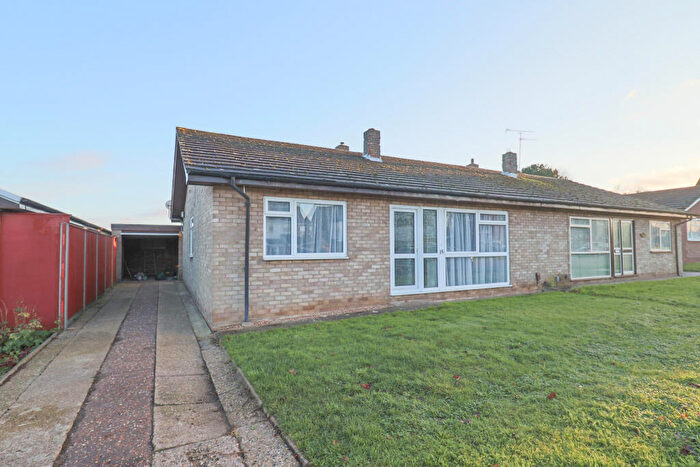 3 Bedroom Semi-Detached Bungalow To Rent In Elizabeth Avenue, Newmarket, CB8