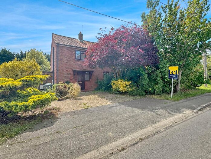 3 Bedroom Semi-Detached House To Rent In Clare Avenue, Woodbridge, IP12