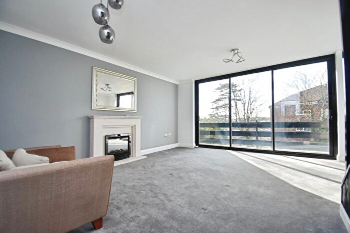 3 Bedroom Town House To Rent In Highland Road Bromley, BR2