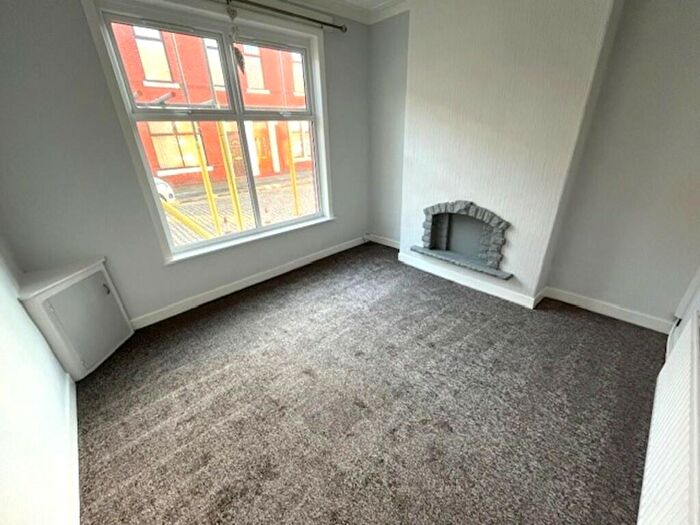 3 Bedroom Terraced House To Rent In Mafeking Road, Ashton-on-ribble, Preston, PR2