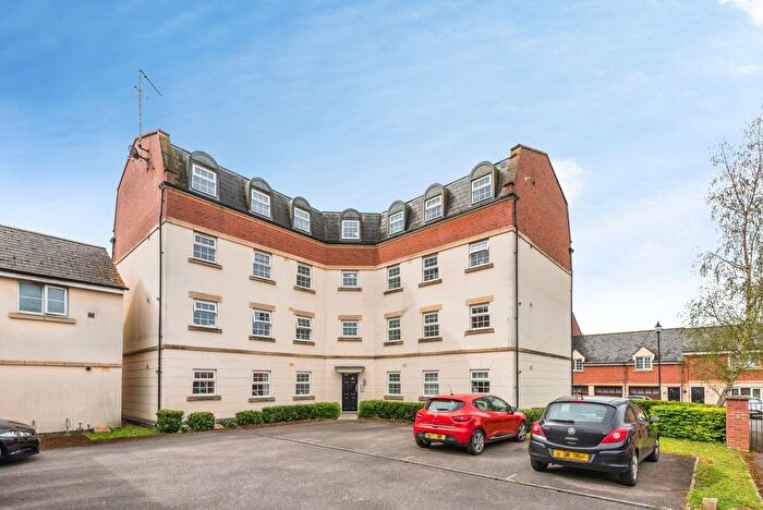 2 Bedroom Flat To Rent In Willington Road, Swindon, Wiltshire, SN25