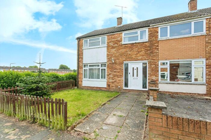 3 Bedroom End Of Terrace House To Rent In Buckfast Avenue, Bletchley, Milton Keynes, MK3