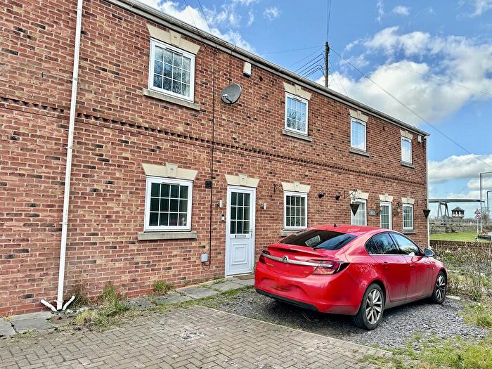 2 Bedroom Cottage For Sale In Quayside Cottages, Barnby Dun, Doncaster, DN3