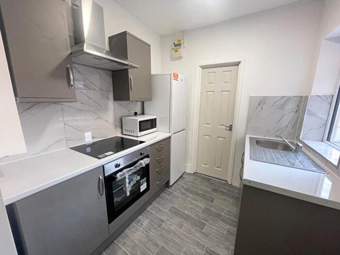 2 Bedroom Flat To Rent In Dilston Road, Arthurs Hill, Newcastle Upon Tyne, NE4