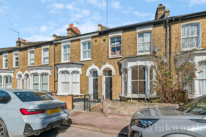 1 Bedroom Apartment For Sale In Hunsdon Road, New Cross, SE14