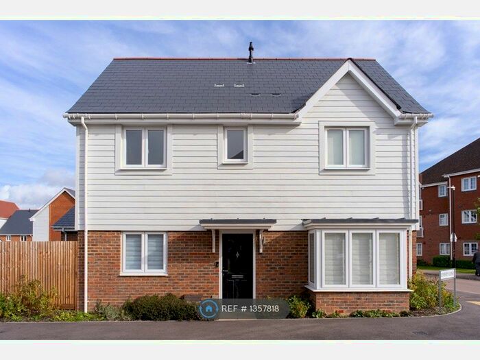 3 Bedroom Semi-Detached House To Rent In Jefferys Lane, Snodland, ME6
