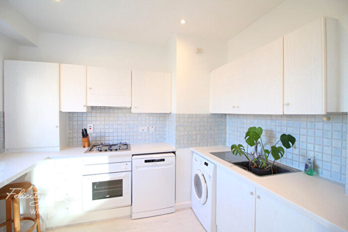 2 Bedroom Apartment To Rent In Cape Yard, London, E1W