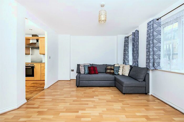 2 Bedroom Apartment To Rent In Locksons Close, E14