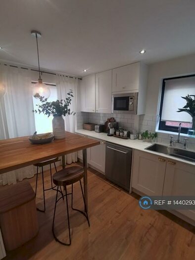 3 Bedroom Semi-Detached House To Rent In Roe Lane, Greater Manchester, OL4