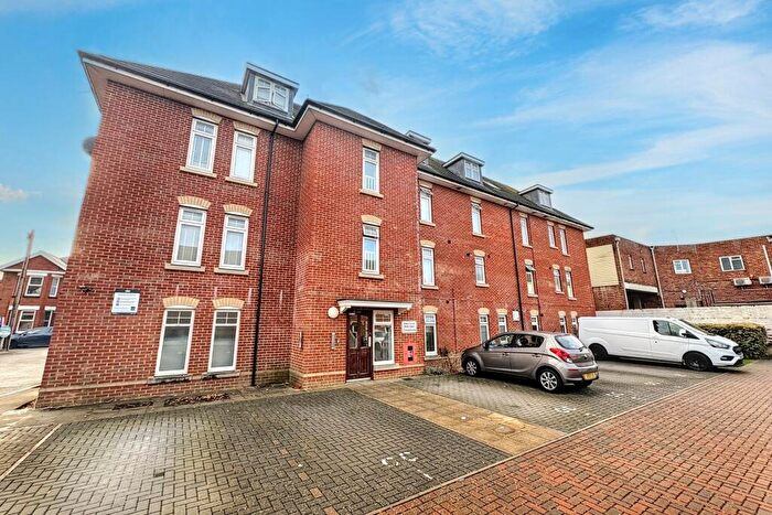 1 Bedroom Flat For Sale In Southbourne, BH5