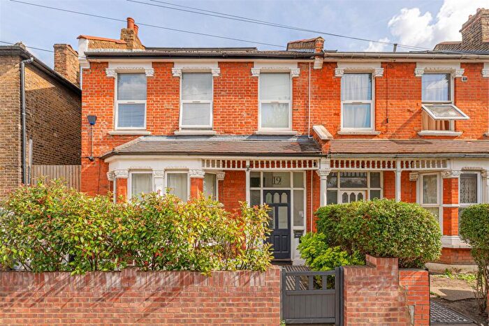 2 Bedroom Flat For Sale In Vicarage Road, London, N17