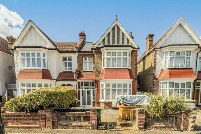 Studio To Rent In Arran Road, London, SE6