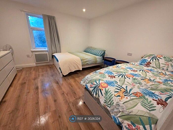 Studio To Rent In Peckham Rye, Peckham, SE15