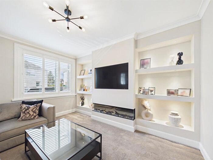 2 Bedroom Flat For Sale In A Murray Crescent, Perth, PH2