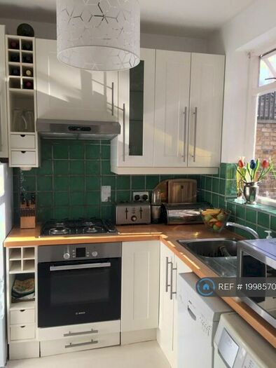 3 Bedroom Flat To Rent In Estelle Road, London, NW3