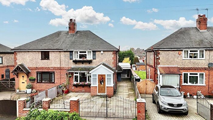 3 Bedroom Semi-Detached House For Sale In Dilhorne Road, Forsbrook, ST11