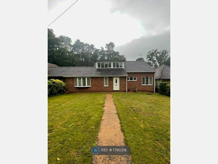 4 Bedroom Semi-Detached House To Rent In Old Wokingham Road, Crowthorne, RG45