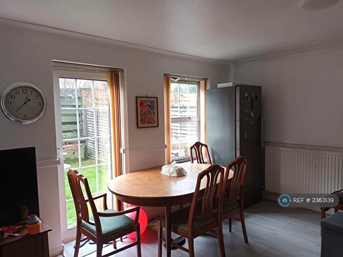4 Bedroom Semi-Detached House To Rent In Lammas Way, Loudwater, High Wycombe, HP10